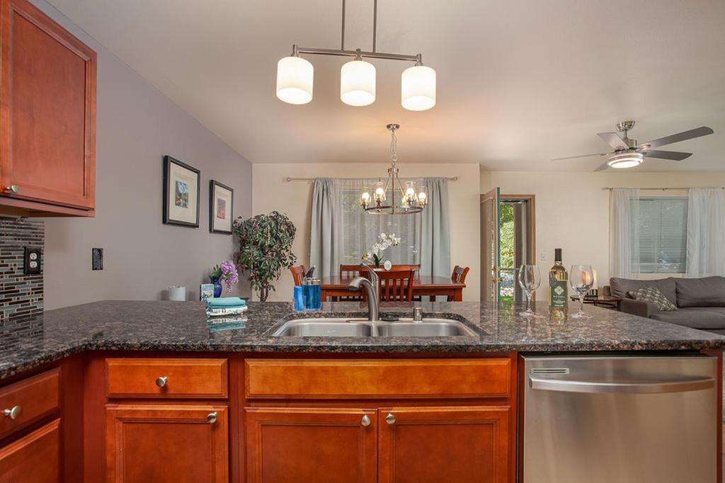 Walk To Downtown Leavenworth * Sleeps 6 + Pets * Ground Level Gem! Daire Dış mekan fotoğraf