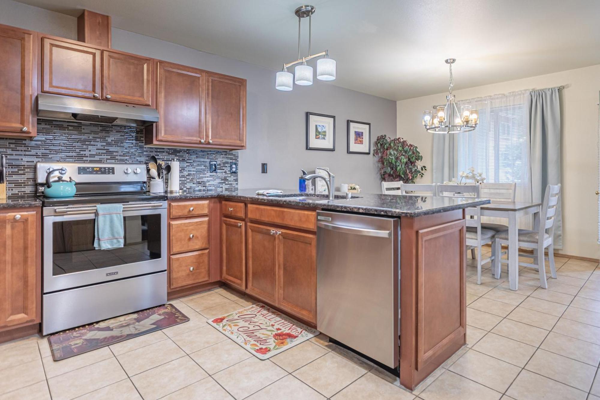 Walk To Downtown Leavenworth * Sleeps 6 + Pets * Ground Level Gem! Daire Dış mekan fotoğraf