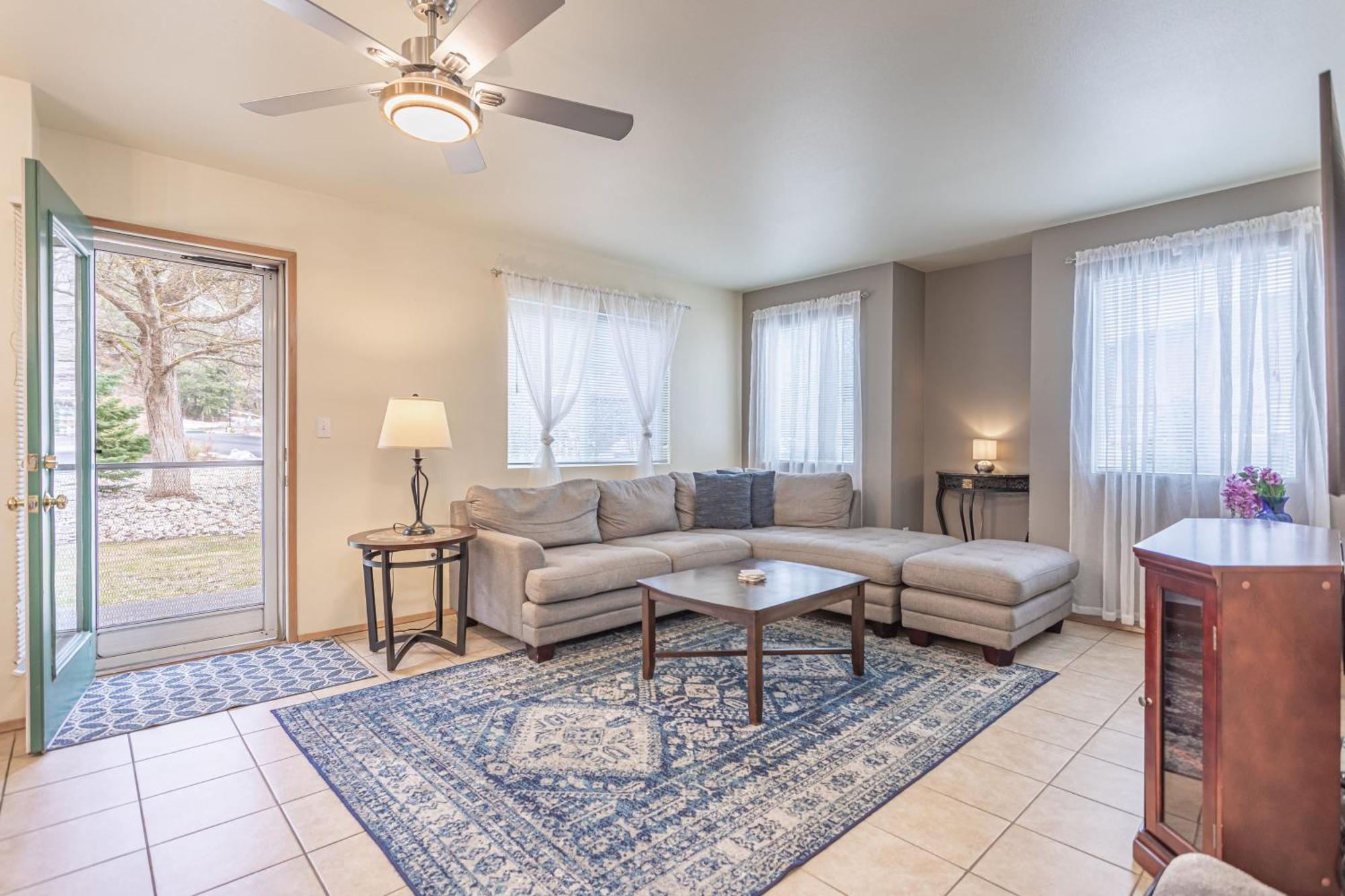 Walk To Downtown Leavenworth * Sleeps 6 + Pets * Ground Level Gem! Daire Dış mekan fotoğraf